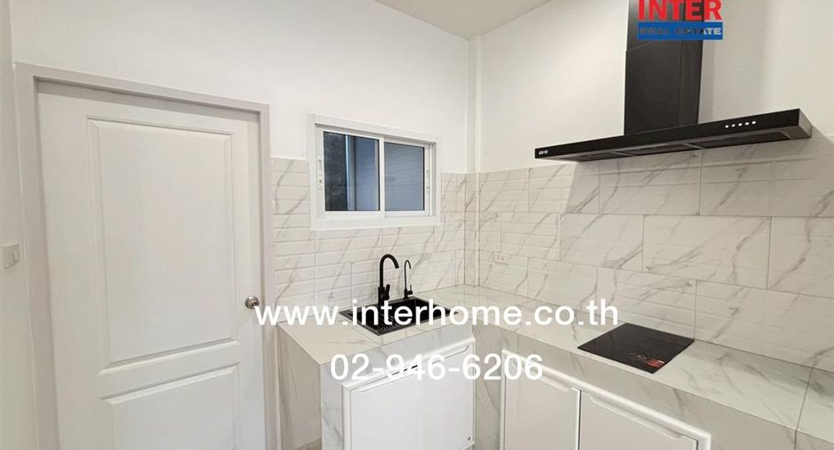 Casa adosada en venta de 2 habitaciones en Bangkok Noi, Bangkok