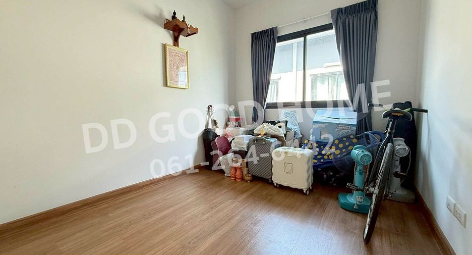 For sale 3 bedrooms townhouse in Sai Noi, Nonthaburi