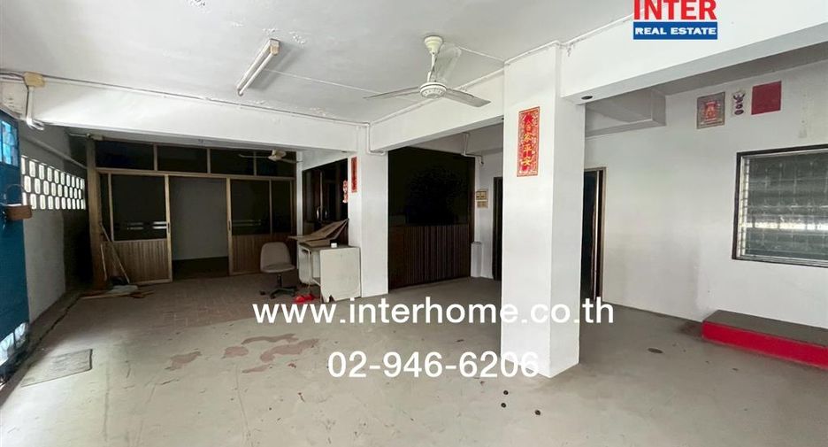 For sale 3 bedrooms retail Space in Bang Khae, Bangkok
