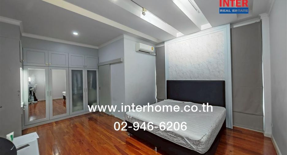 For sale 5 bedrooms house in Ban Phaeo, Samut Sakhon