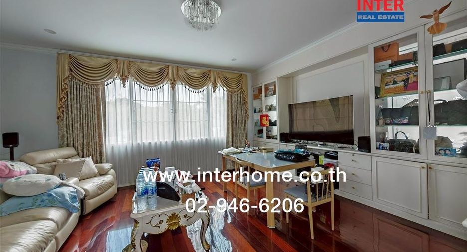 For sale 5 bedrooms house in Ban Phaeo, Samut Sakhon