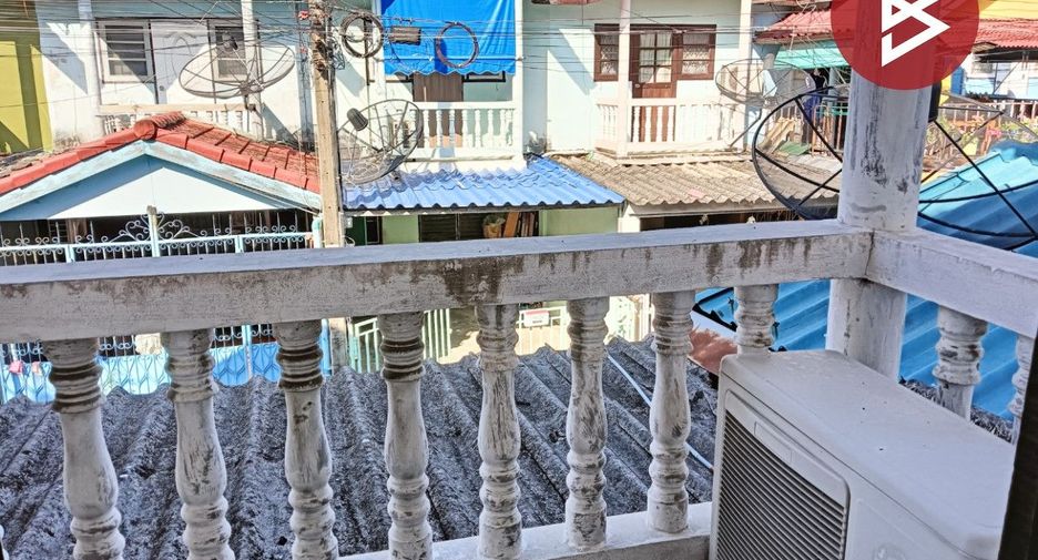 Reihenhaus zum Kauf mit 2 Zimmer in Phra Pradaeng, Samut Prakan