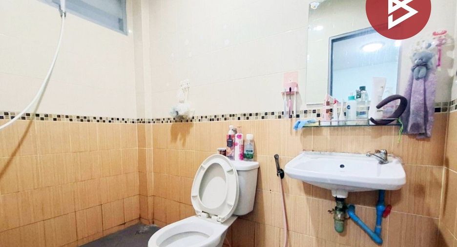 Reihenhaus zum Kauf mit 2 Zimmer in Mueang Chon Buri, Chonburi