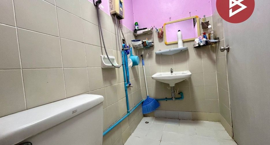 À vendre 2 chambres maison de ville à Bang Phli, Samut Prakan