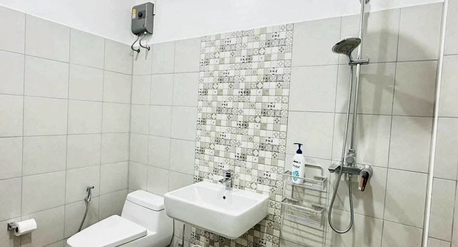 À vendre 4 chambres villa à Sattahip, Chonburi