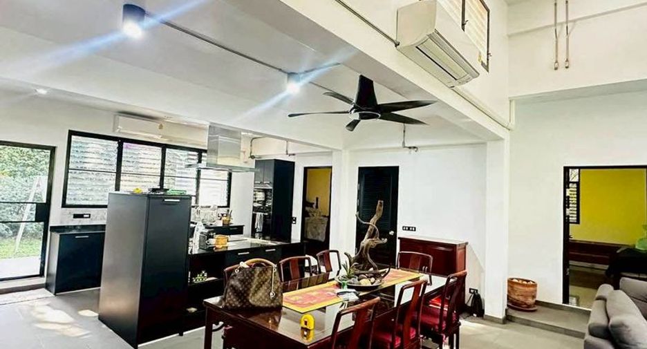 À vendre 4 chambres villa à Sattahip, Chonburi