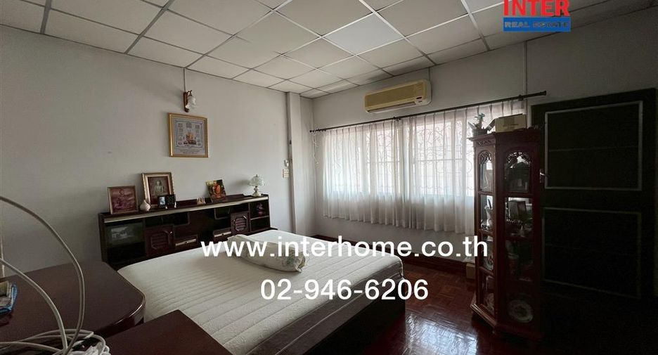 For sale 2 bedrooms townhouse in Taling Chan, Bangkok