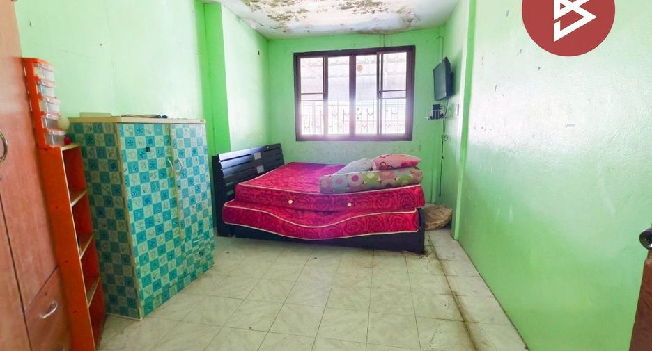 For sale 4 bedrooms townhouse in Mueang Samut Sakhon, Samut Sakhon