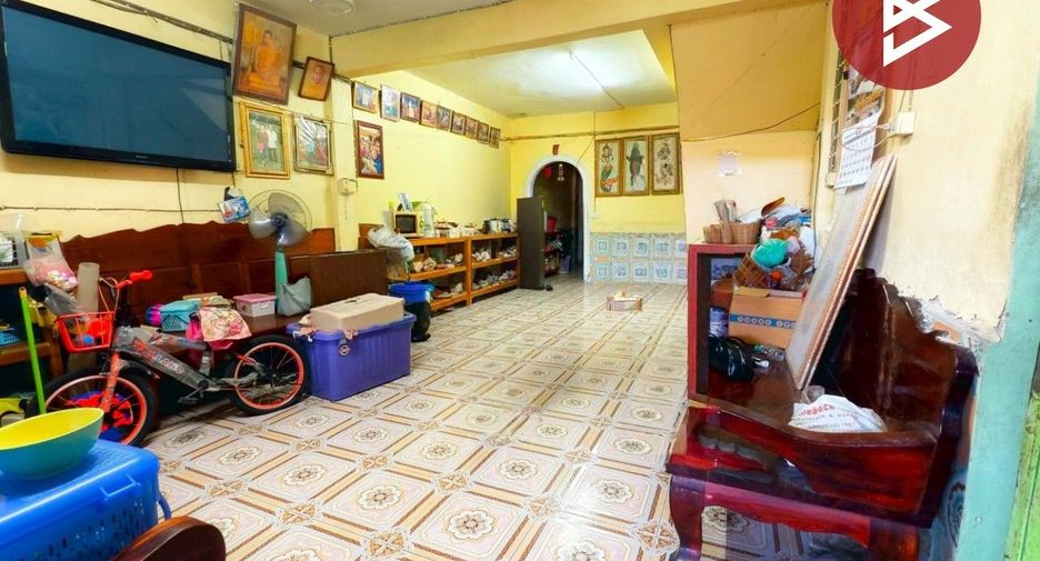 For sale 4 bedrooms townhouse in Mueang Samut Sakhon, Samut Sakhon