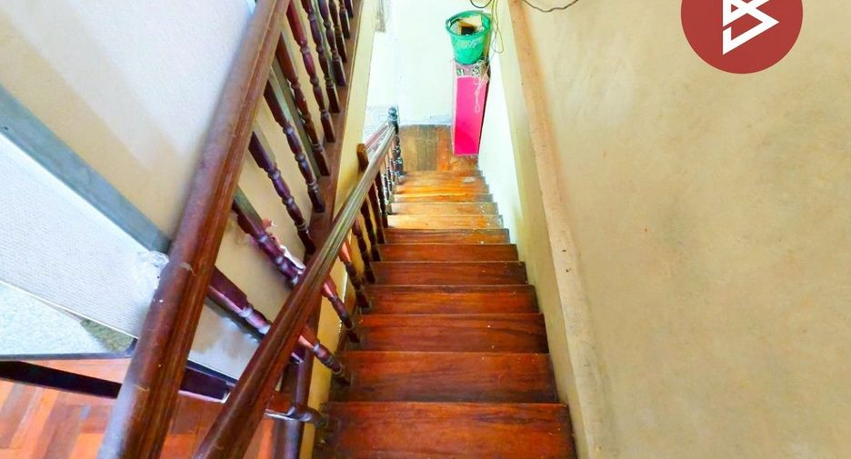 For sale 4 bedrooms townhouse in Mueang Samut Sakhon, Samut Sakhon