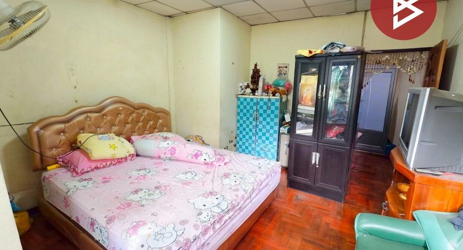For sale 4 bedrooms townhouse in Mueang Samut Sakhon, Samut Sakhon