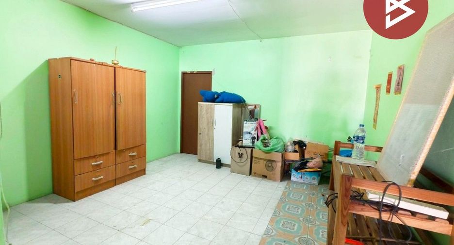 For sale 4 bedrooms townhouse in Mueang Samut Sakhon, Samut Sakhon