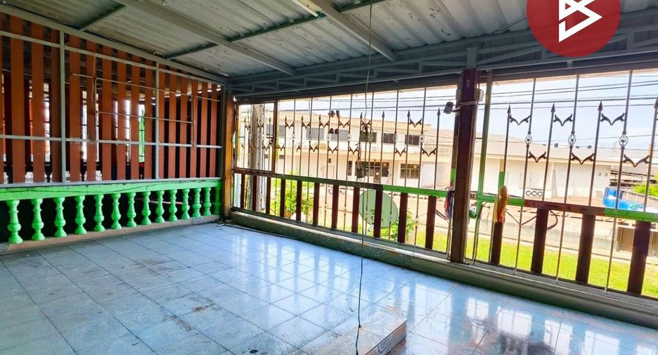 For sale 4 bedrooms townhouse in Mueang Samut Sakhon, Samut Sakhon