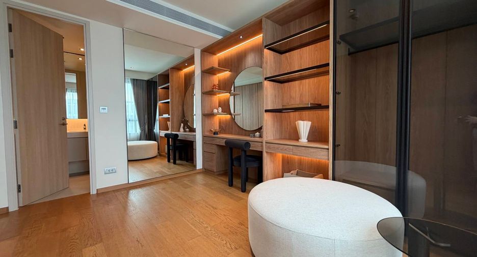 For sale 3 bedrooms condo in Yan Nawa, Bangkok
