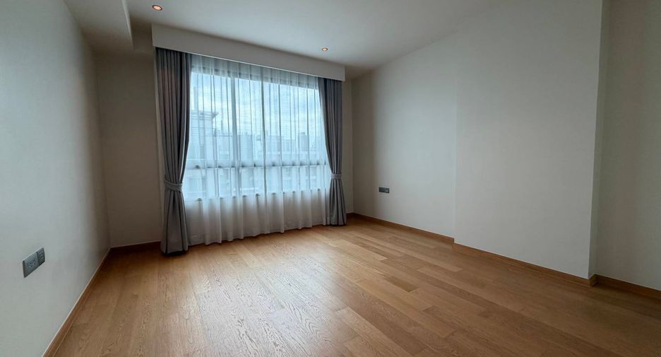For sale 3 bedrooms condo in Yan Nawa, Bangkok
