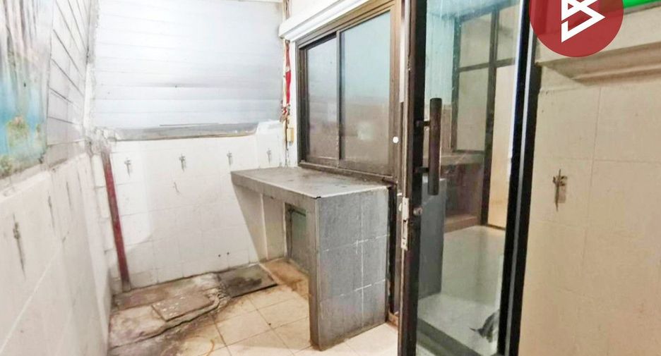 For sale 2 bedrooms townhouse in Bang Phli, Samut Prakan