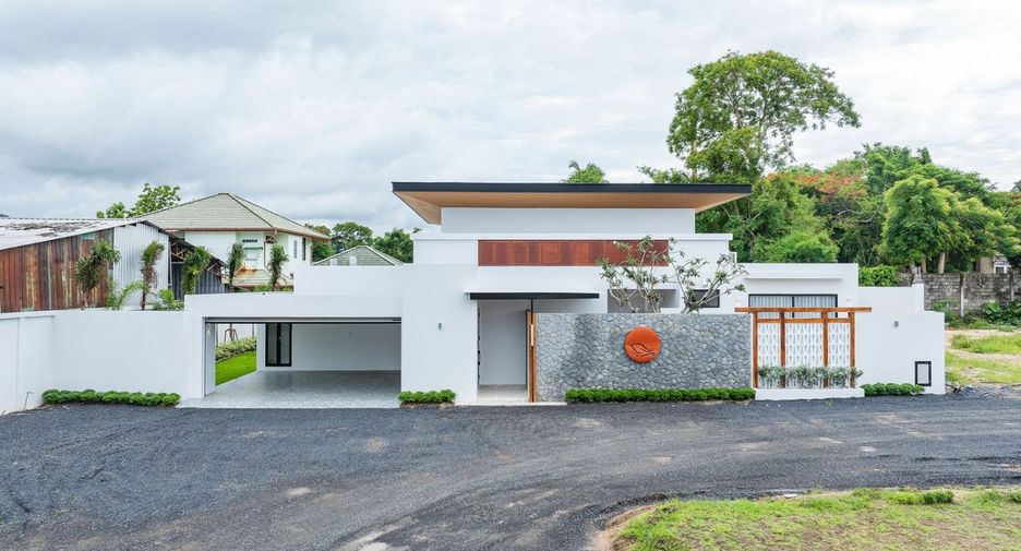 For sale 3 bedrooms villa in Mueang Phuket, Phuket