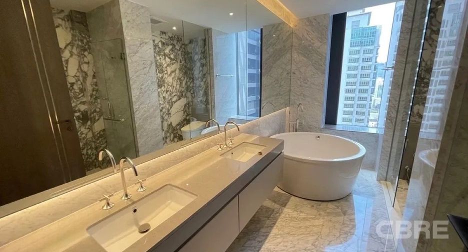 For sale 3 bedrooms condo in Pathum Wan, Bangkok