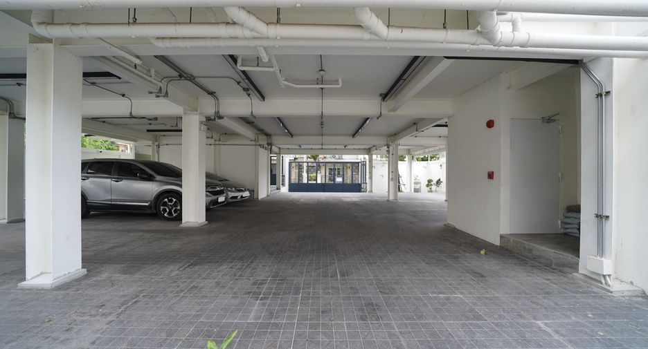 For sale 6 ベッドルーム office in Lat Phrao, Bangkok
