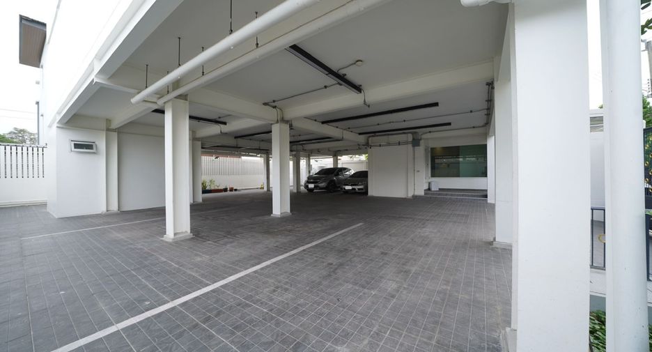 For sale 6 ベッドルーム office in Lat Phrao, Bangkok