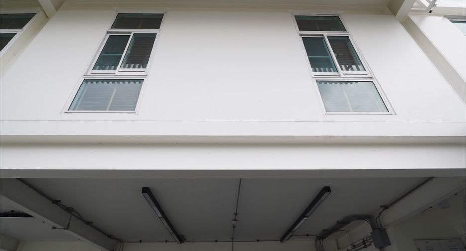 For sale 6 ベッドルーム office in Lat Phrao, Bangkok