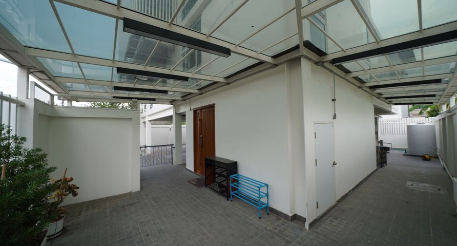 For sale 6 ベッドルーム office in Lat Phrao, Bangkok