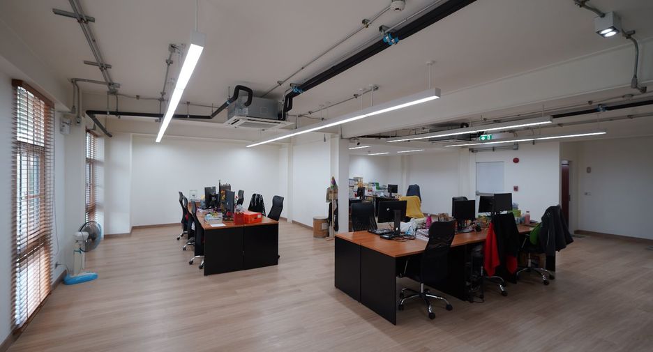 For sale 6 ベッドルーム office in Lat Phrao, Bangkok