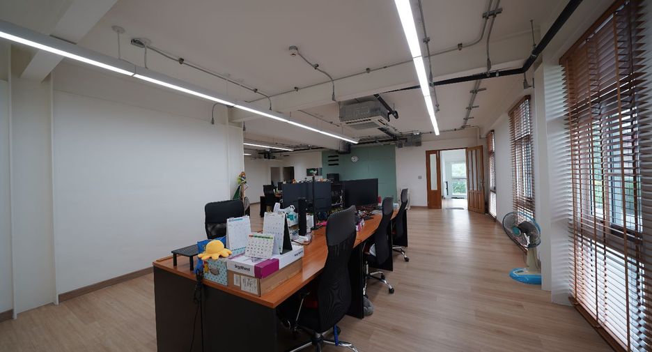 For sale 6 ベッドルーム office in Lat Phrao, Bangkok