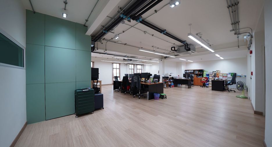 For sale 6 ベッドルーム office in Lat Phrao, Bangkok