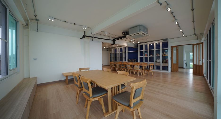 For sale 6 ベッドルーム office in Lat Phrao, Bangkok