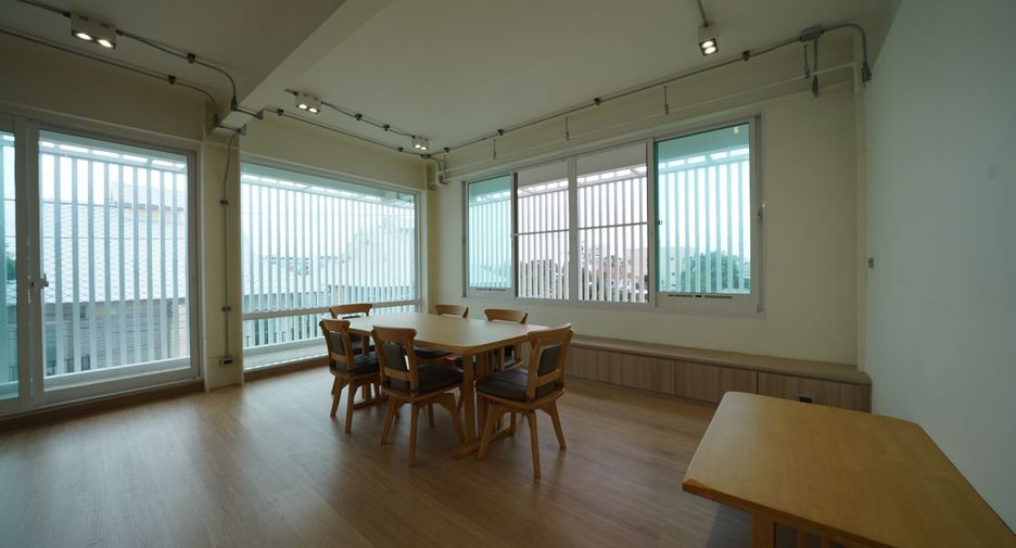 For sale 6 ベッドルーム office in Lat Phrao, Bangkok