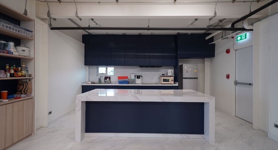 For sale 6 ベッドルーム office in Lat Phrao, Bangkok