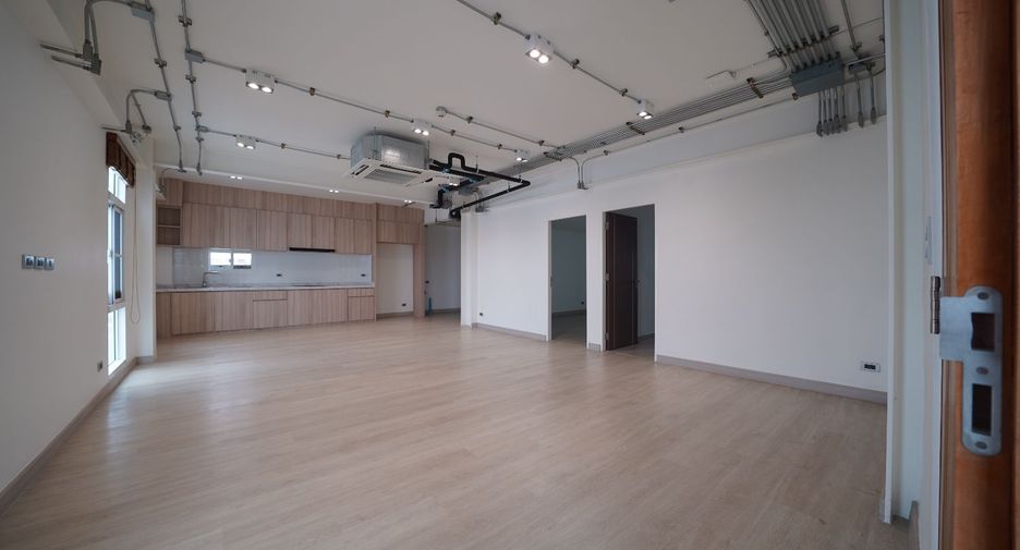 For sale 6 ベッドルーム office in Lat Phrao, Bangkok