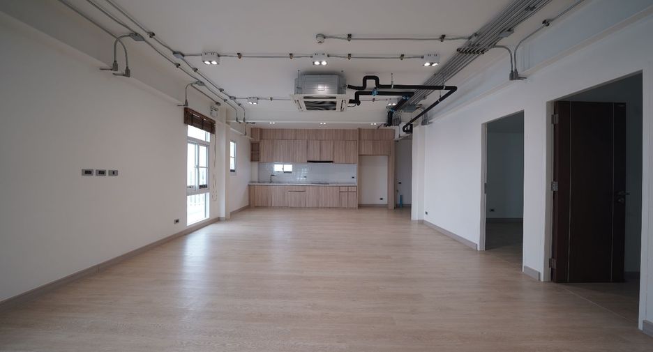 For sale 6 ベッドルーム office in Lat Phrao, Bangkok