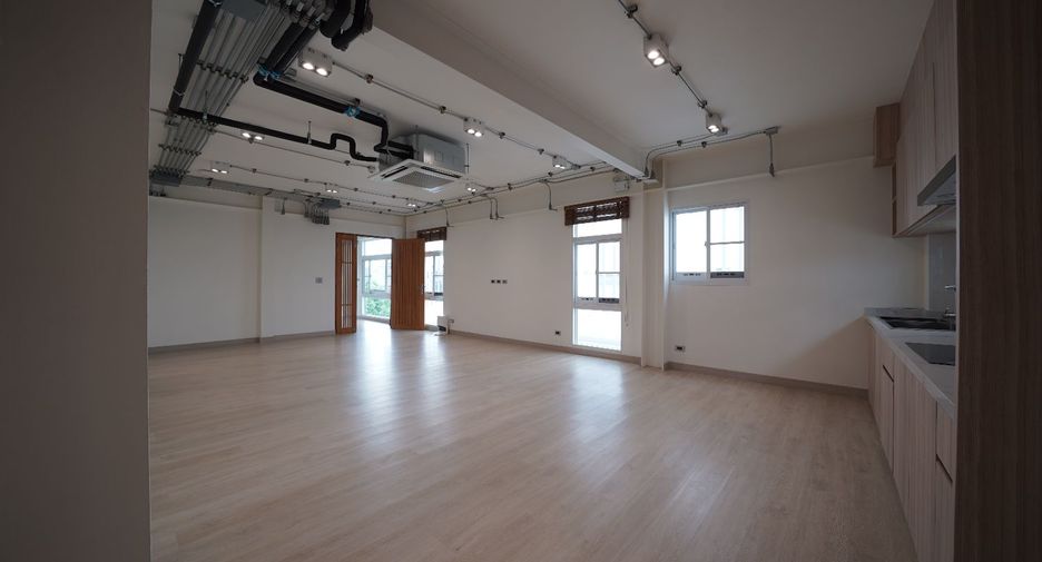 For sale 6 ベッドルーム office in Lat Phrao, Bangkok
