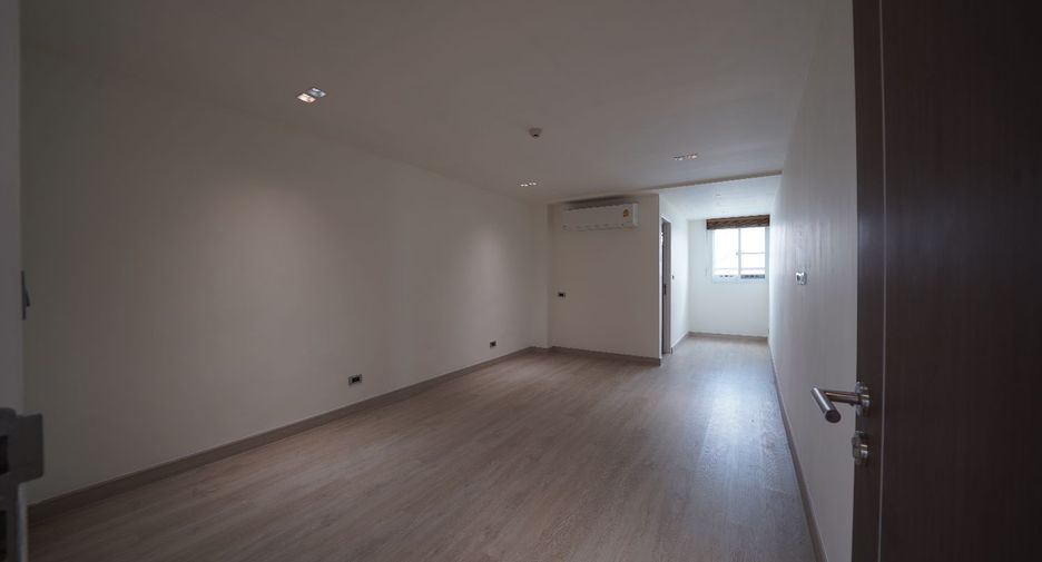 For sale 6 ベッドルーム office in Lat Phrao, Bangkok