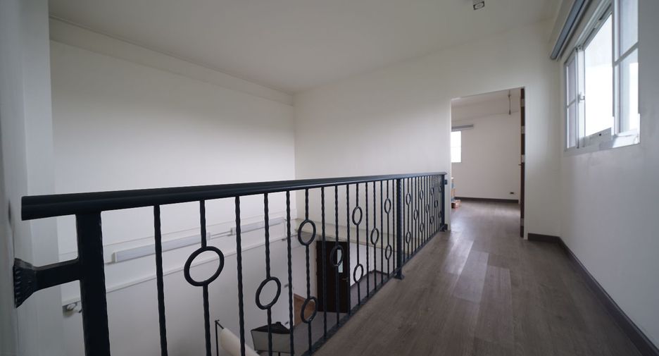 For sale 6 ベッドルーム office in Lat Phrao, Bangkok