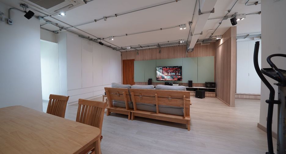 For sale 6 ベッドルーム office in Lat Phrao, Bangkok