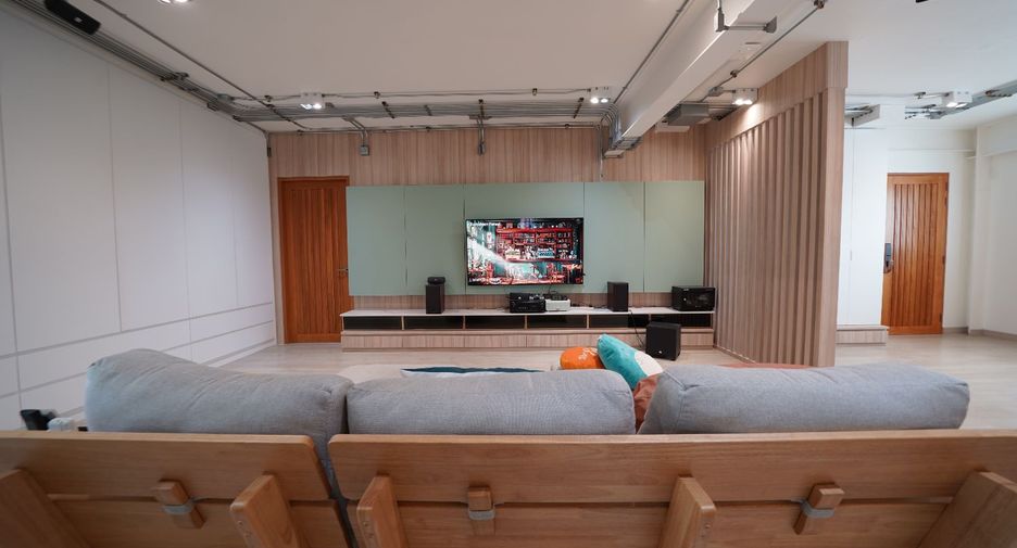 For sale 6 ベッドルーム office in Lat Phrao, Bangkok