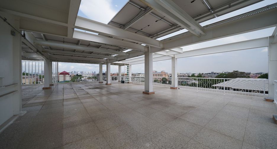 For sale 6 ベッドルーム office in Lat Phrao, Bangkok