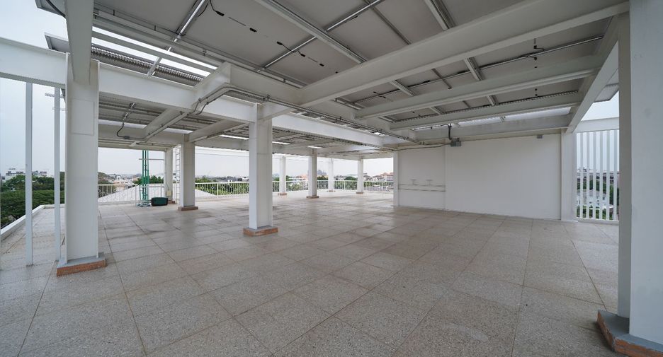 For sale 6 ベッドルーム office in Lat Phrao, Bangkok
