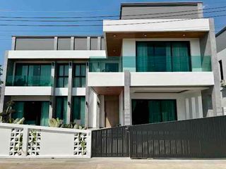 For sale 5 bedrooms villa in Bang Lamung, Chonburi