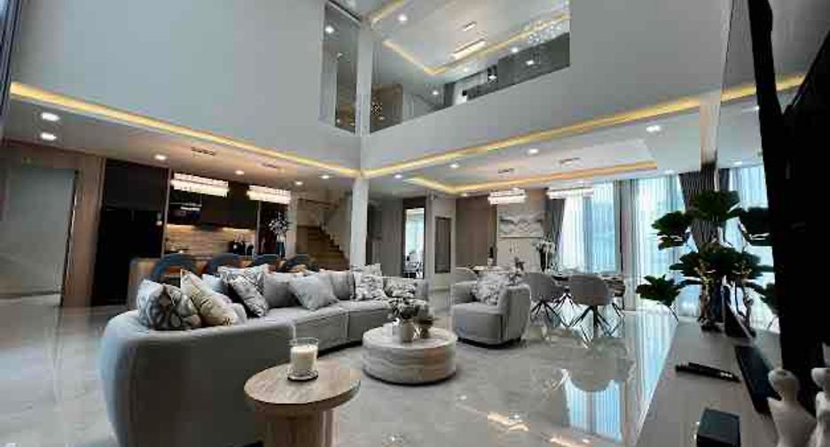 For sale 5 bedrooms villa in Bang Lamung, Chonburi