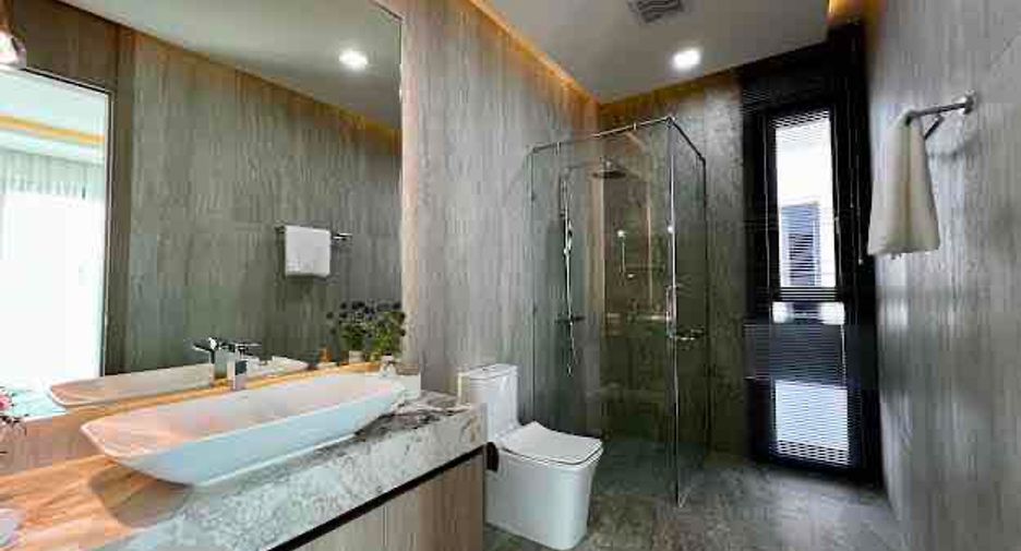 For sale 5 bedrooms villa in Bang Lamung, Chonburi