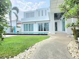 Villa zum Kauf mit 4 Zimmer in Bang Lamung, Chonburi