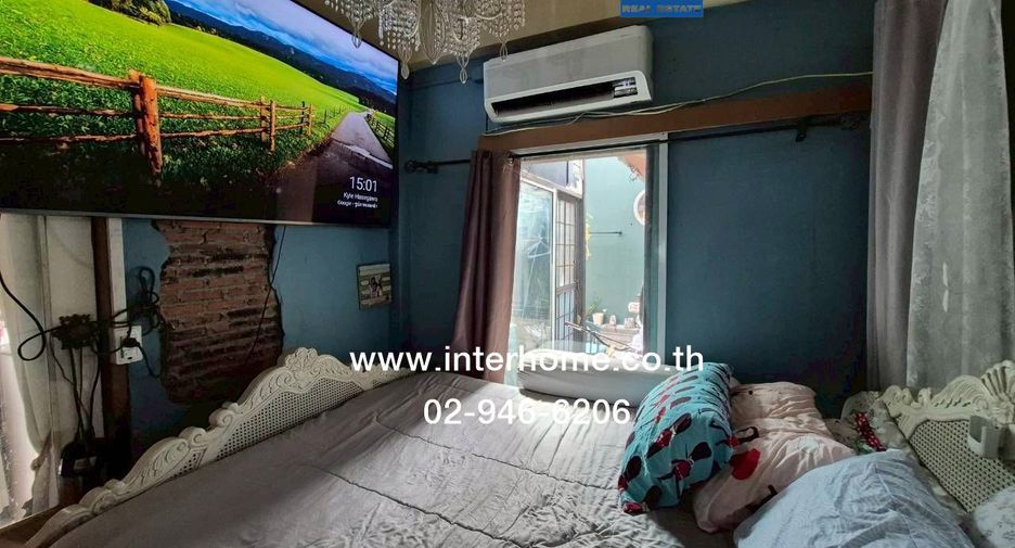 For sale 5 bedrooms townhouse in Phra Samut Chedi, Samut Prakan