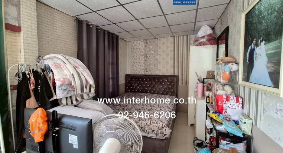 For sale 5 bedrooms townhouse in Phra Samut Chedi, Samut Prakan