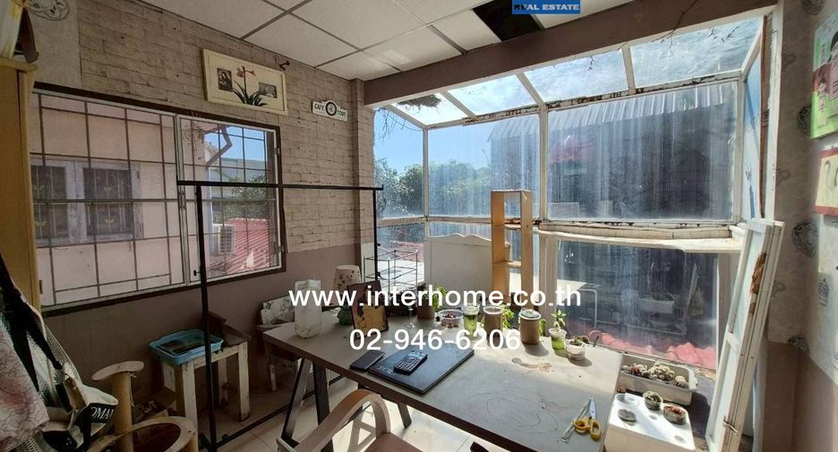 For sale 5 bedrooms townhouse in Phra Samut Chedi, Samut Prakan