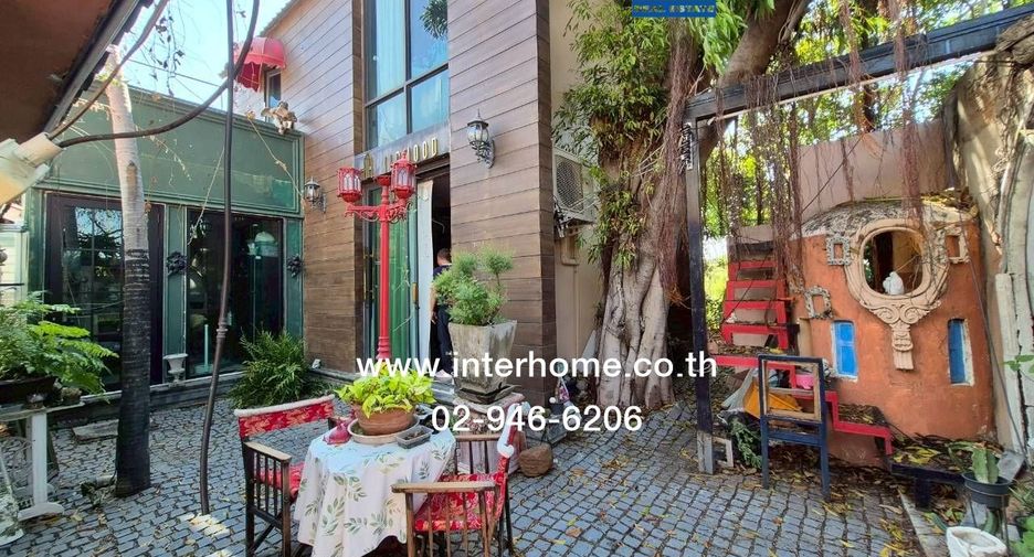 For sale 5 bedrooms townhouse in Phra Samut Chedi, Samut Prakan