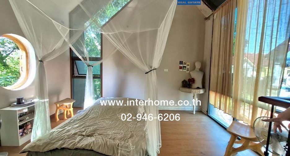 For sale 5 bedrooms townhouse in Phra Samut Chedi, Samut Prakan